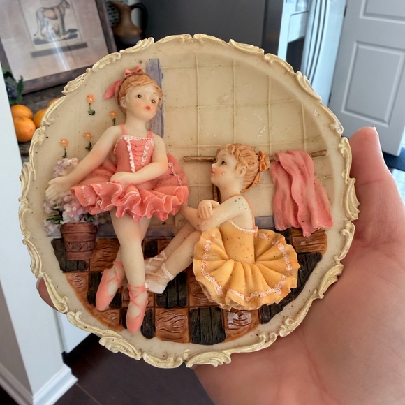 Vintage Resin Ballet Dancer Decorative Plate - Pink and Yellow - Picture 6 of 7